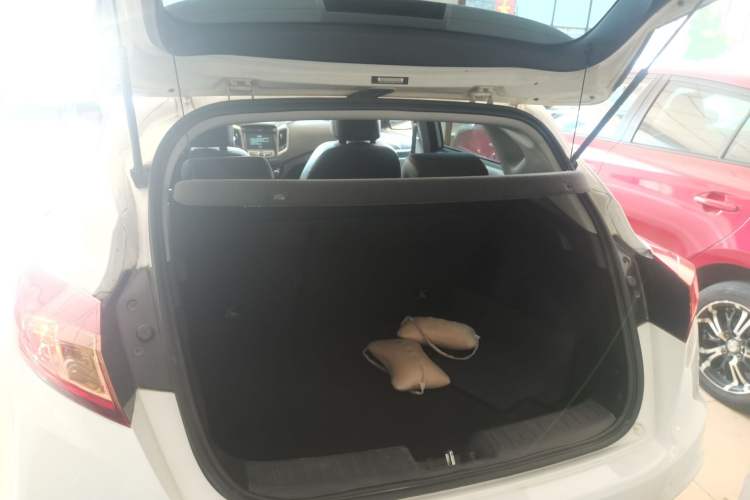 Used CHANGAN Eado 2016 1.6L Automatic Junku Model Trunk