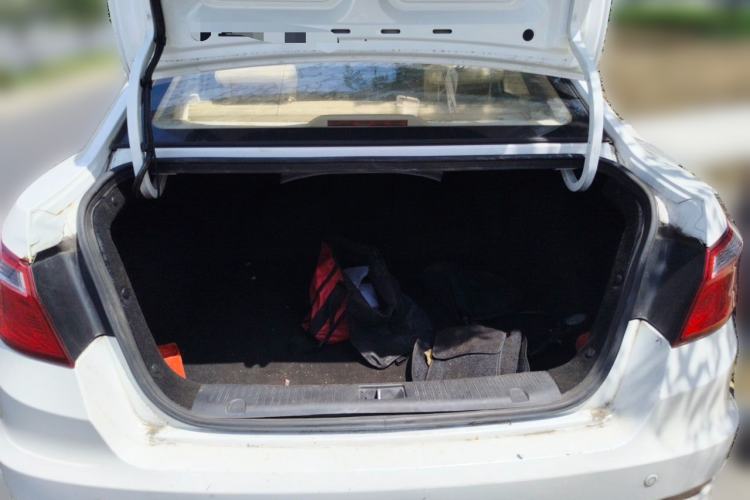 Used CHANGAN Eado 2016 1.6L Manual Fashion Edition Trunk