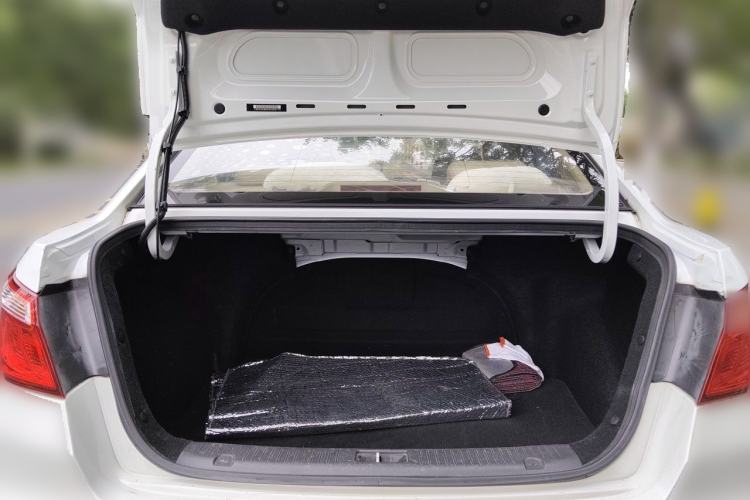 Used CHANGAN Eado 2016 1.6L Manual Fashion Edition Trunk