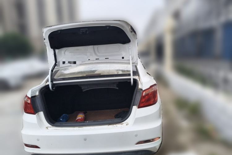 Used CHANGAN Eado 2016 1.6L Manual Fashion Edition Trunk