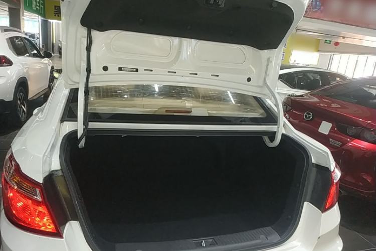 Used CHANGAN Eado 2016 1.6L Manual Fashion Edition Trunk