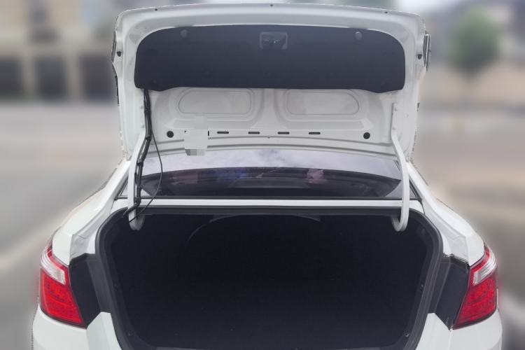 Used CHANGAN Eado 2016 1.6L Manual Fashion Edition Trunk