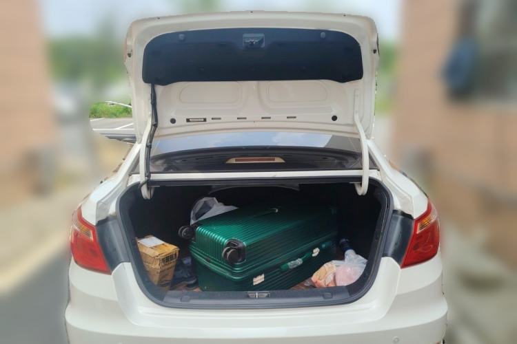 Used CHANGAN Eado 2016 1.6L Manual Fashion Edition Trunk
