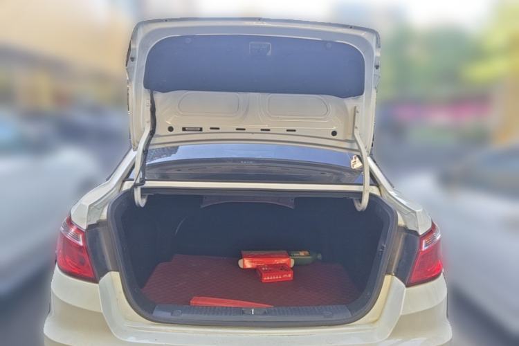 Used CHANGAN Eado 2016 1.6L Manual Fashion Edition Trunk
