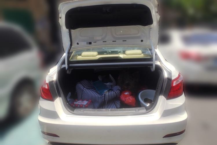 Used CHANGAN Eado 2016 1.6L Manual Fashion Edition Trunk