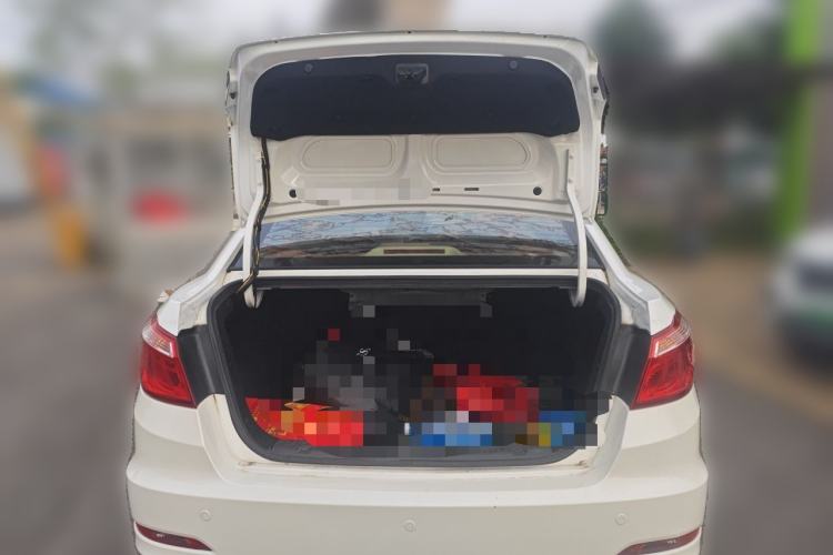 Used CHANGAN Eado 2016 1.6L Manual Fashion Edition Trunk