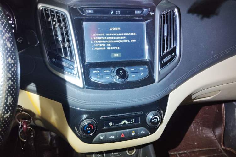 Used CHANGAN Eado 2016 1.6L Manual Fashion Edition Audio And AC Panel