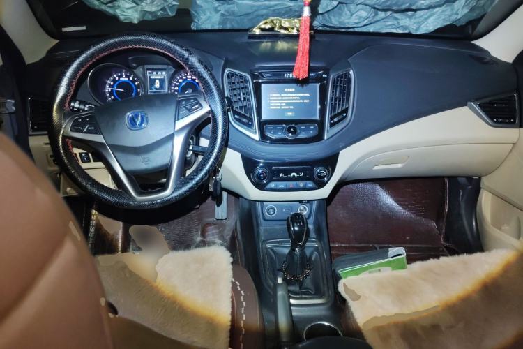 Used CHANGAN Eado 2016 1.6L Manual Fashion Edition Center Console