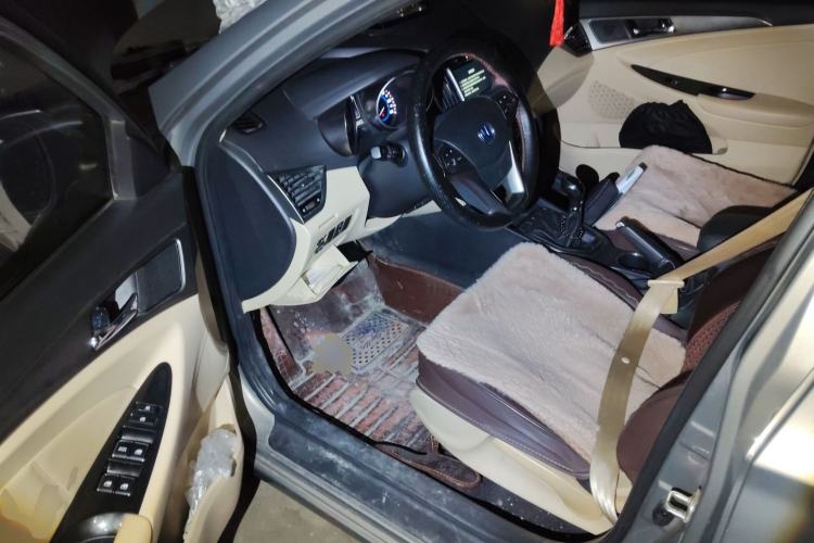 Used CHANGAN Eado 2016 1.6L Manual Fashion Edition Driver Seat