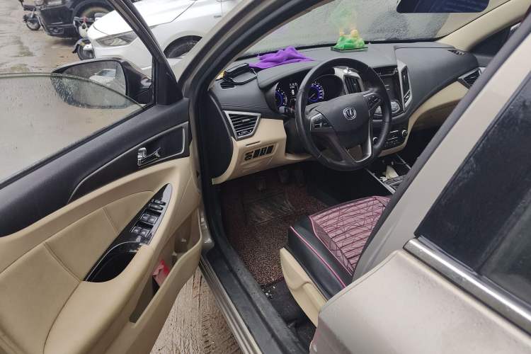 Used CHANGAN Eado 2016 1.6L Manual Fashion Edition Driver Seat
