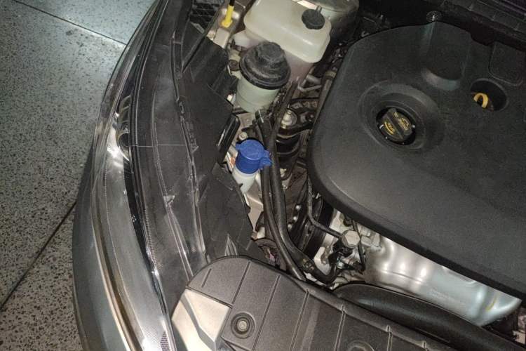 Used CHANGAN Eado 2016 1.6L Automatic Trend Model Engine Bay Right
