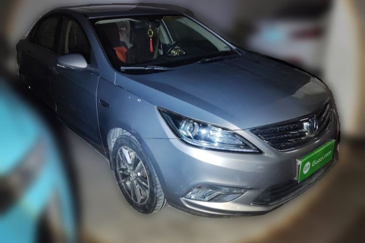 Used CHANGAN Eado 2016 1.6L Manual Fashion Edition Front Right 45 Deg