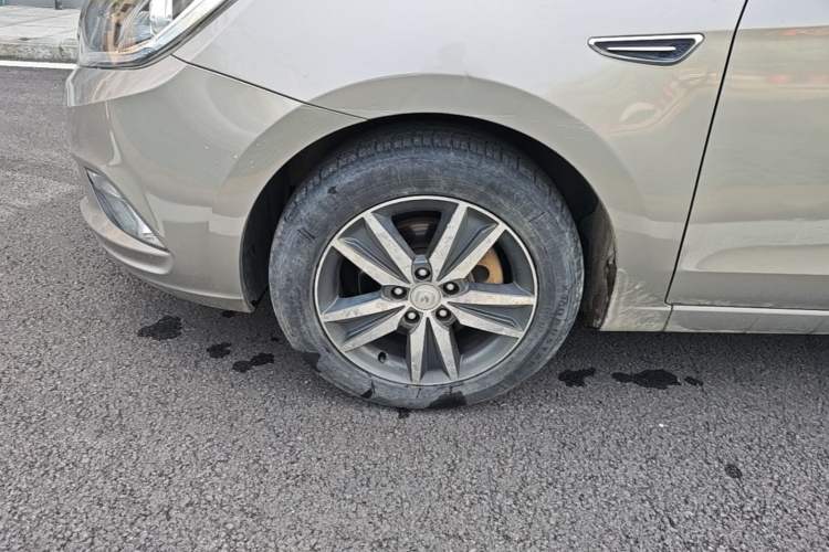 Used CHANGAN Eado 2016 1.6L Manual Fashion Edition Left Front Wheel Hub