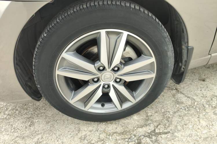 Used CHANGAN Eado 2016 1.6L Automatic Trend Model Left Front Wheel Hub