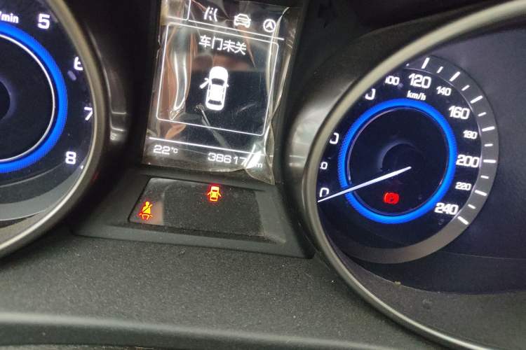 Used CHANGAN Eado 2016 1.6L Manual Fashion Edition Odometer Close Up