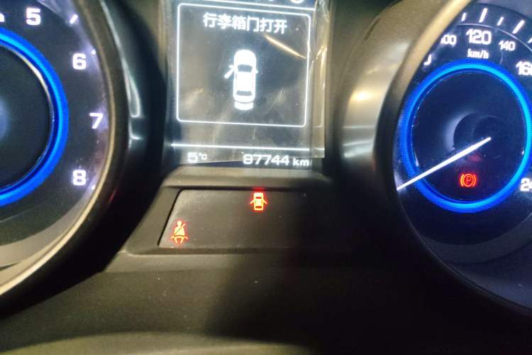Used CHANGAN Eado 2016 1.6L Automatic Trend Model Odometer Close Up