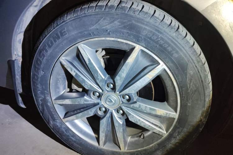 Used CHANGAN Eado 2016 1.6L Manual Fashion Edition Right Front Wheel Hub