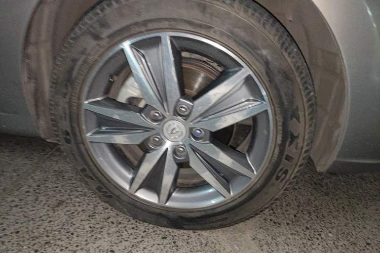 Used CHANGAN Eado 2016 1.6L Automatic Trend Model Right Front Wheel Hub