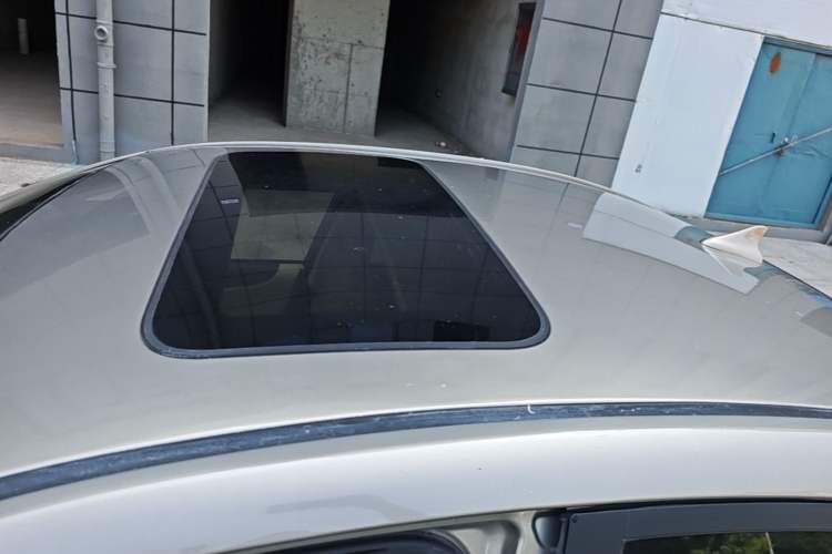 Used CHANGAN Eado 2016 1.6L Manual Fashion Edition Roof