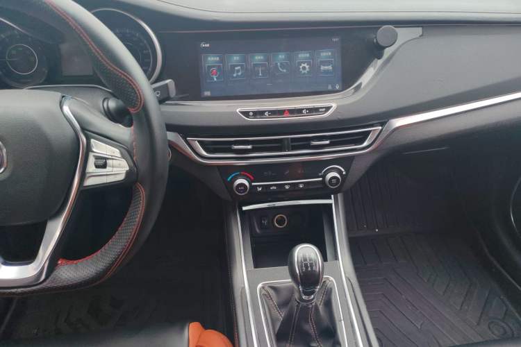 Used CHANGAN Eado 2018 1.6L GDI Manual Fashion Edition Audio And AC Panel
