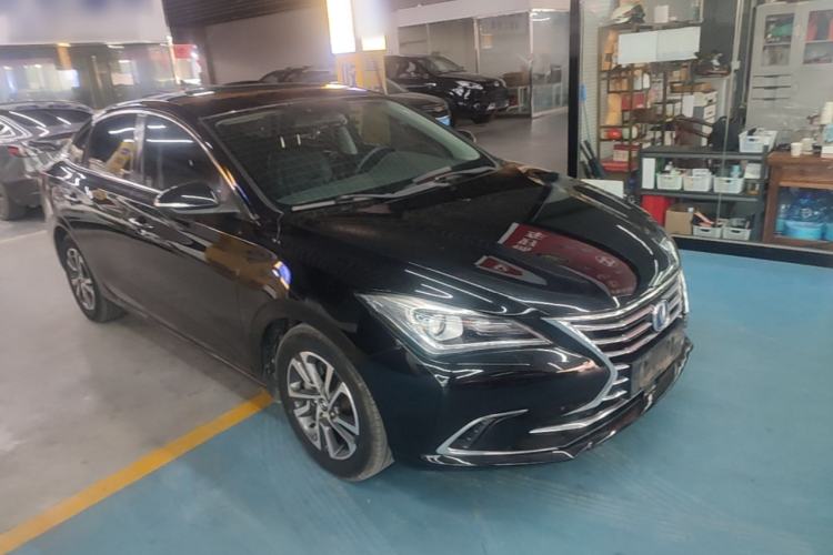 Used CHANGAN Eado 2018 1.6L GDI Automatic Fashion Edition Front Right 45 Deg