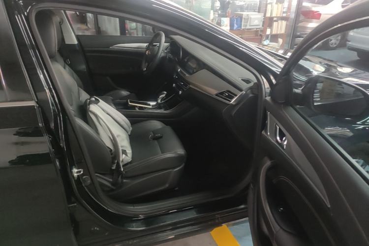 Used CHANGAN Eado 2018 1.6L GDI Automatic Fashion Edition Right Front Seat