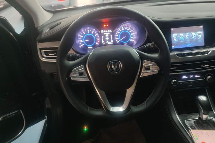 Used CHANGAN Eado 2018 1.6L GDI Automatic Fashion Edition Steering Wheel
