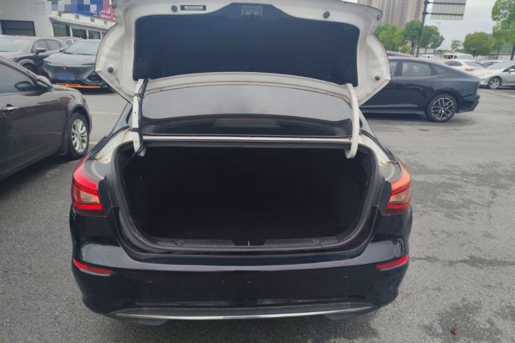 Used CHANGAN Eado 2018 1.6L GDI Manual Fashion Edition Trunk