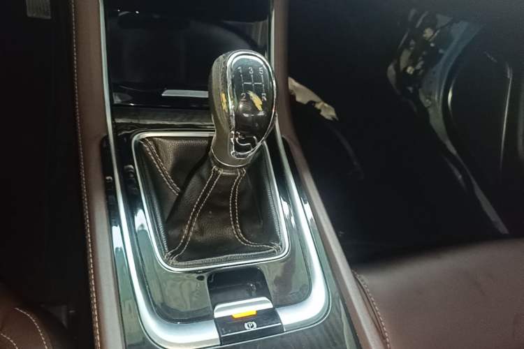 Used CHANGAN Eado 2018 1.6L GDI Manual LingShang Model Gear Lever