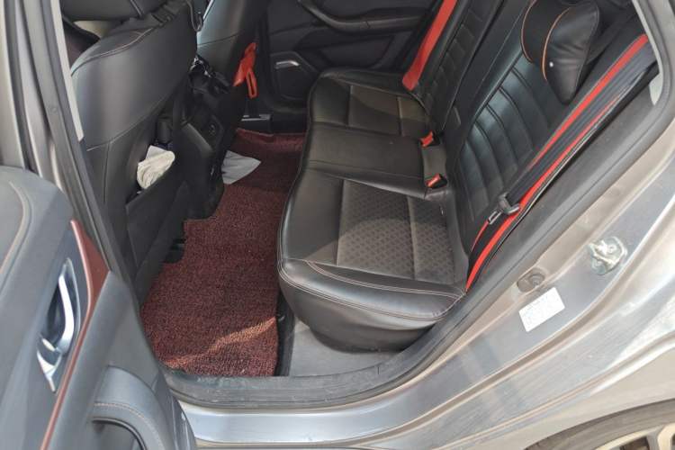 Used CHANGAN Eado 2018 1.6L GDI Automatic Trendy Model China V Standard Left Rear Seat
