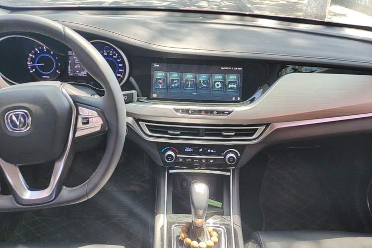 Used CHANGAN Eado 2018 High-Energy Edition 1.6L GDI Automatic Pioneer Model China V Standard Audio And AC Panel