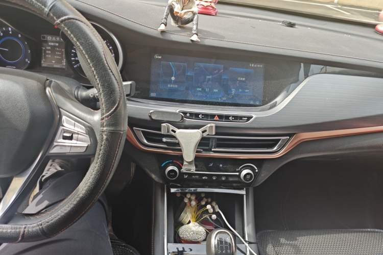 Used CHANGAN Eado 2018 1.6L GDI Manual Trendy Model China V Standard Audio And AC Panel