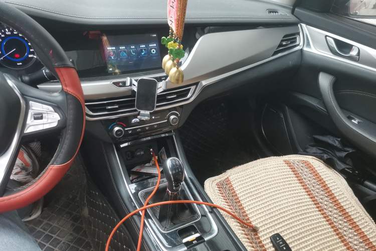 Used CHANGAN Eado 2018 1.6L GDI Manual Fashion Edition Audio And AC Panel
