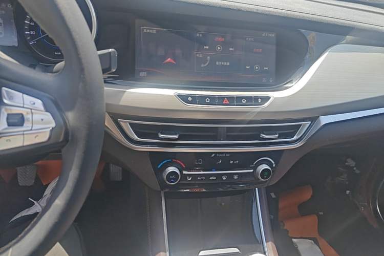 Used CHANGAN Eado 2018 1.6L GDI Manual Prestige Model Audio And AC Panel