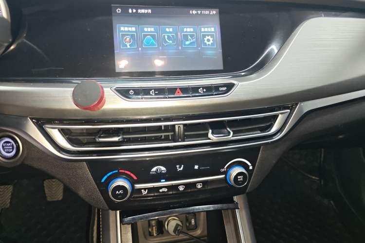 Used CHANGAN Eado 2018 1.6L GDI Manual Fashion Edition Audio And AC Panel
