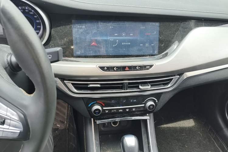 Used CHANGAN Eado 2018 High-Energy Edition 1.6L GDI Automatic Pioneer Model China V Standard Audio And AC Panel