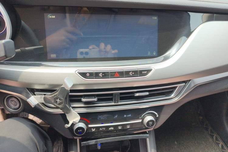 Used CHANGAN Eado 2018 High-Energy Edition 1.6L GDI Manual Pioneer Model China V Standard Audio And AC Panel