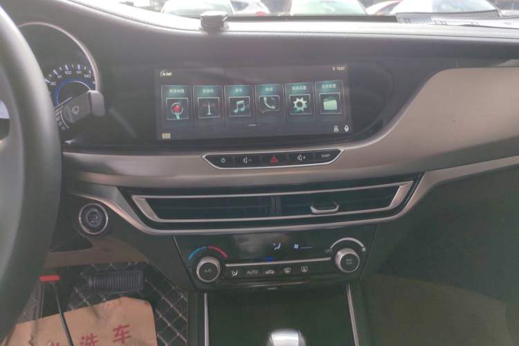 Used CHANGAN Eado 2018 High-Energy Edition 1.6L GDI Automatic Pioneer Model China V Standard Audio And AC Panel