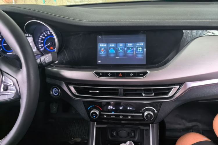 Used CHANGAN Eado 2018 1.6L GDI Manual Fashion Edition Center Console
