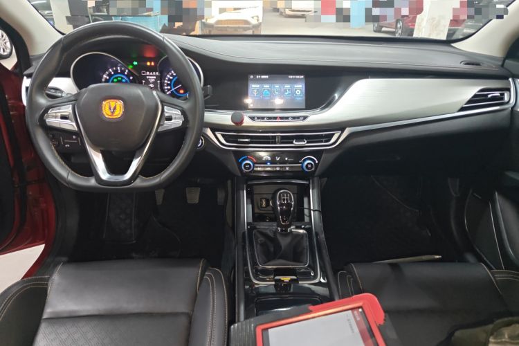 Used CHANGAN Eado 2018 1.6L GDI Manual Fashion Edition Center Console