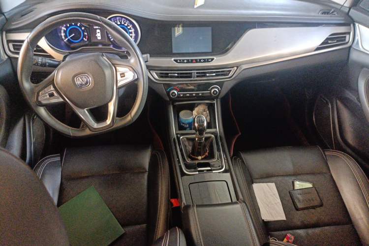 Used CHANGAN Eado 2018 1.6L GDI Manual Fashion Edition Center Console