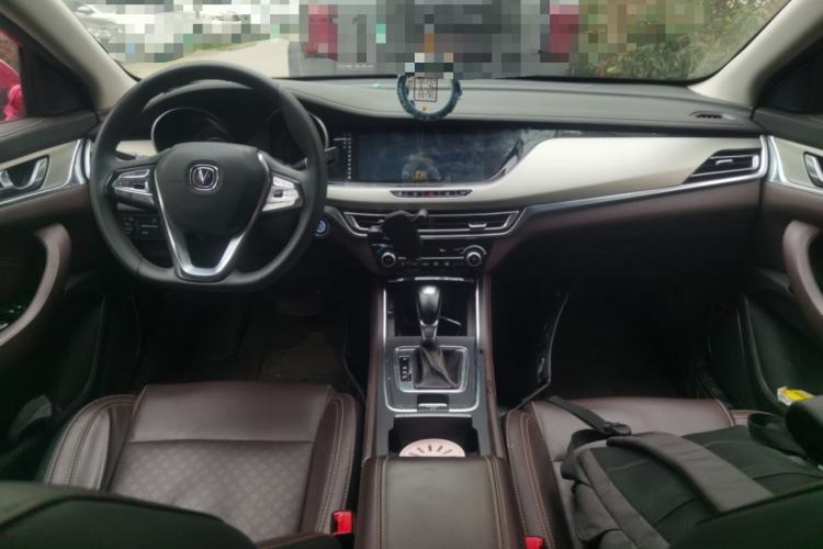 Used CHANGAN Eado 2018 High-Energy Edition 1.6L GDI Automatic Zhenfeng Model China V Standard Center Console