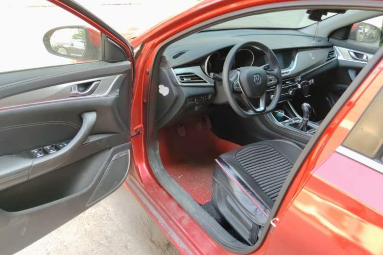 Used CHANGAN Eado 2018 1.6L GDI Manual Fashion Edition Driver Seat