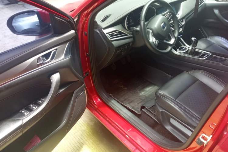 Used CHANGAN Eado 2018 High-Energy Edition 1.6L GDI Manual Pioneer Model China V Standard Driver Seat