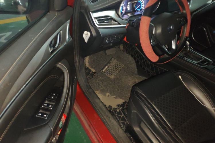 Used CHANGAN Eado 2018 1.6L GDI Automatic Fashion Edition Driver Seat
