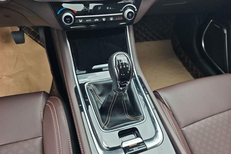 Used CHANGAN Eado 2018 1.6L GDI Manual LingShang Model Gear Lever