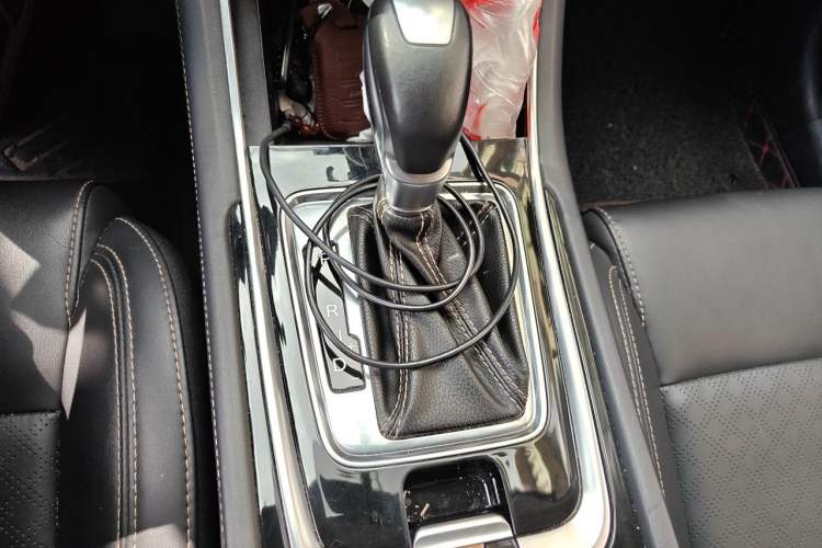 Used CHANGAN Eado 2018 High-Energy Edition 1.6L GDI Automatic Pioneer Model China V Standard Gear Lever