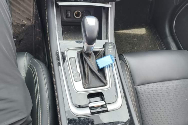 Used CHANGAN Eado 2018 High-Energy Edition 1.6L GDI Automatic Pioneer Model China V Standard Gear Lever