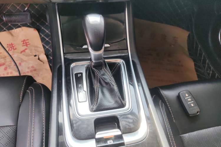 Used CHANGAN Eado 2018 High-Energy Edition 1.6L GDI Automatic Pioneer Model China V Standard Gear Lever