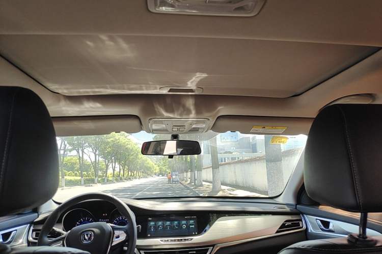 Used CHANGAN Eado 2018 High-Energy Edition 1.6L GDI Automatic Pioneer Model China V Standard Headliner